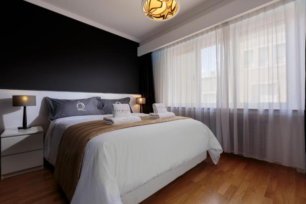 Carlotta 4dx Deluxe Two-Bedroom Apartment with Balcony10