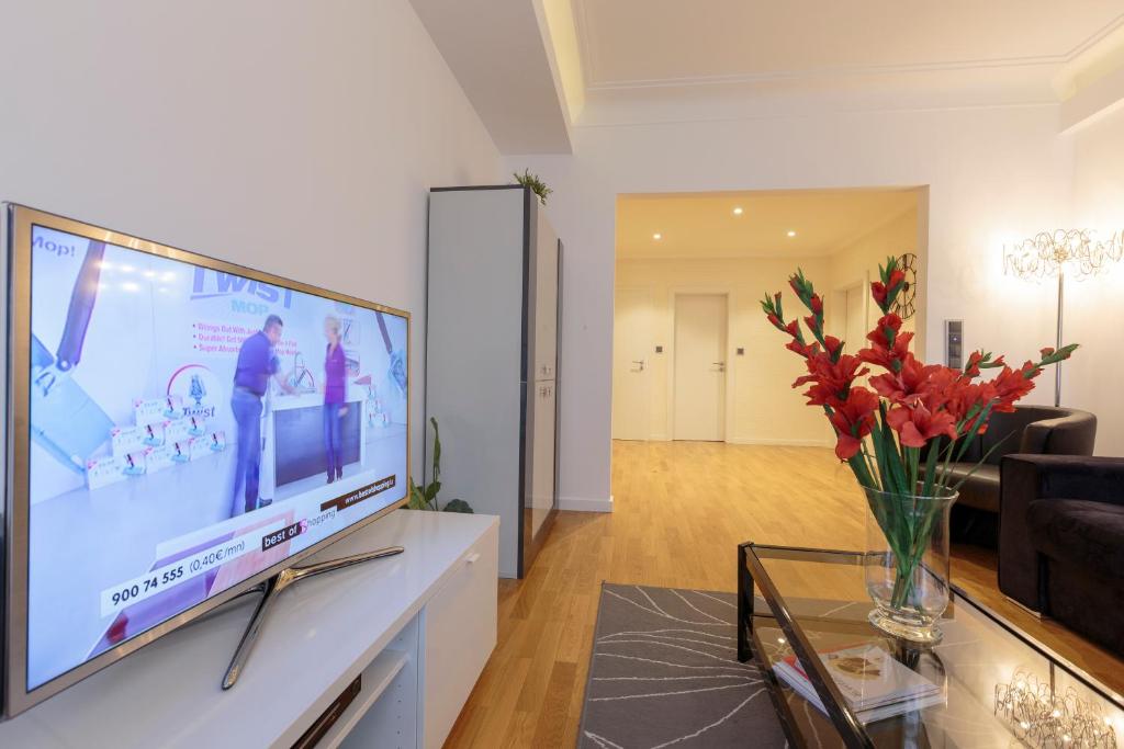 Carlotta 4sx Prestige Two-Bedroom Apartment3