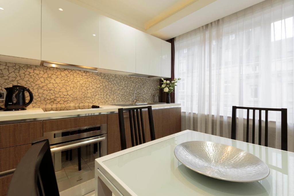 Carlotta 4sx Prestige Two-Bedroom Apartment9