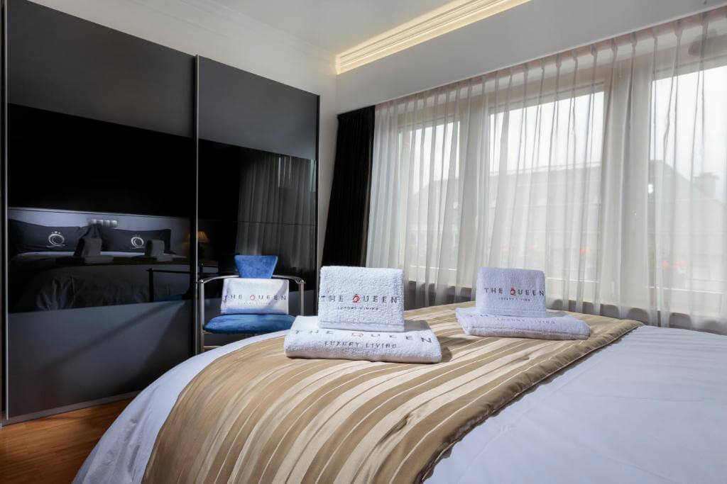 Carlotta 6DX Two-Bedroom Apartment with Terrace11