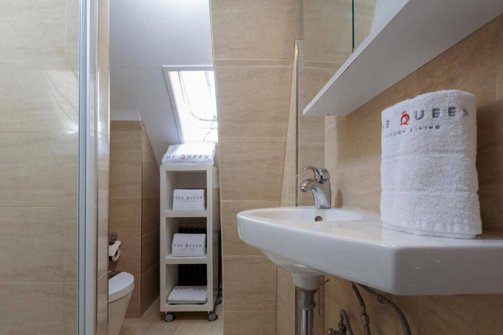 Carlotta 7dx Two-Bedroom Apartment – Attic14