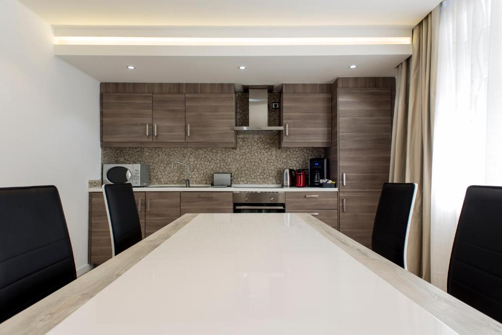 gemma 3.5 Two-Bedroom Apartment11