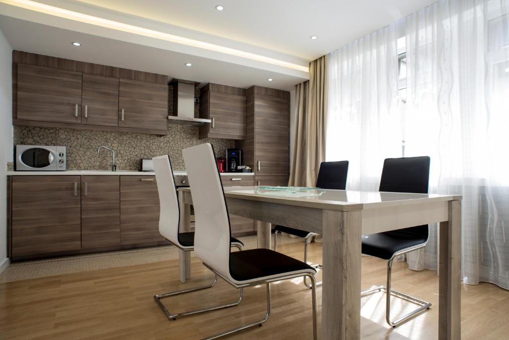 gemma 3.5 Two-Bedroom Apartment13