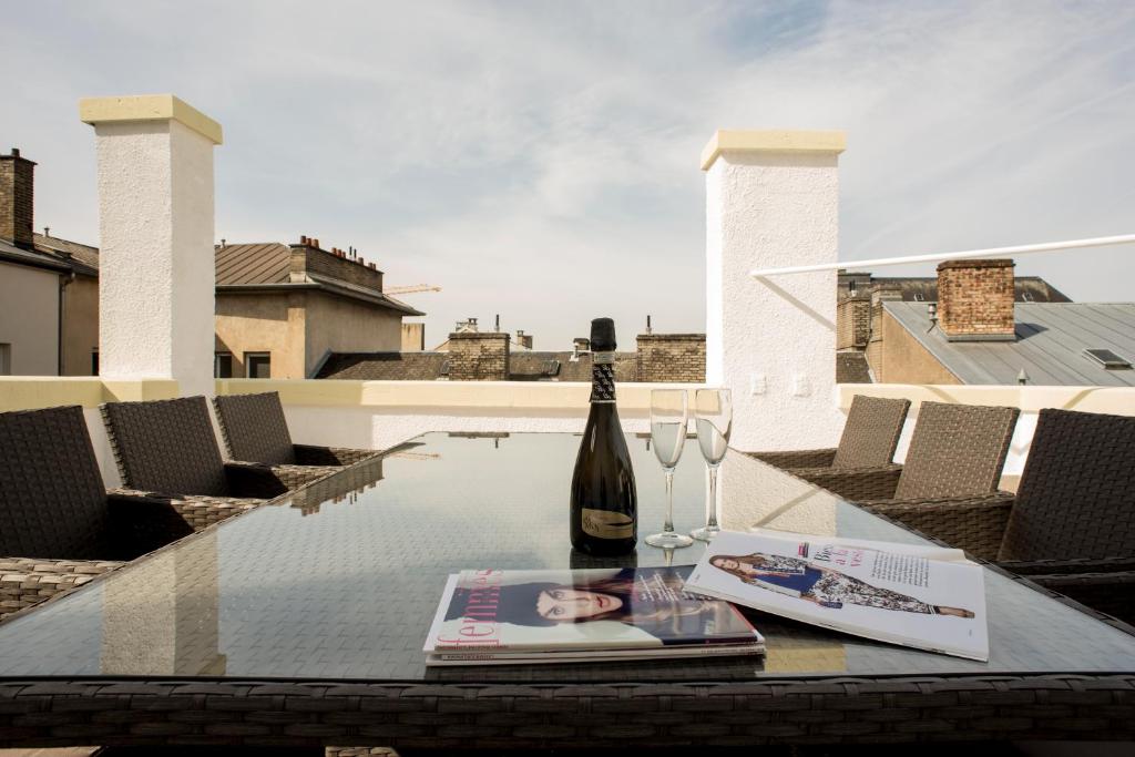 gemma 3.5 Two-Bedroom Apartment22