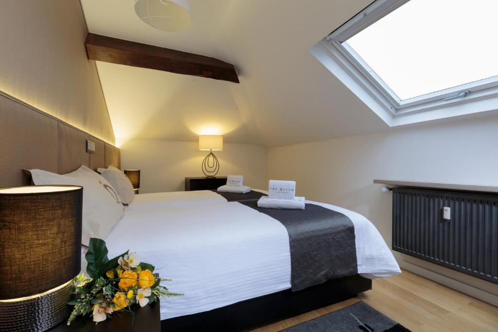 gemma 3.5 Two-Bedroom Apartment32