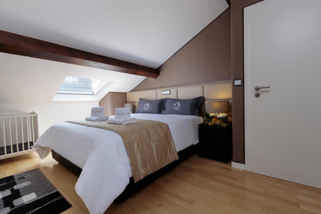 gemma 3.5 Two-Bedroom Apartment37