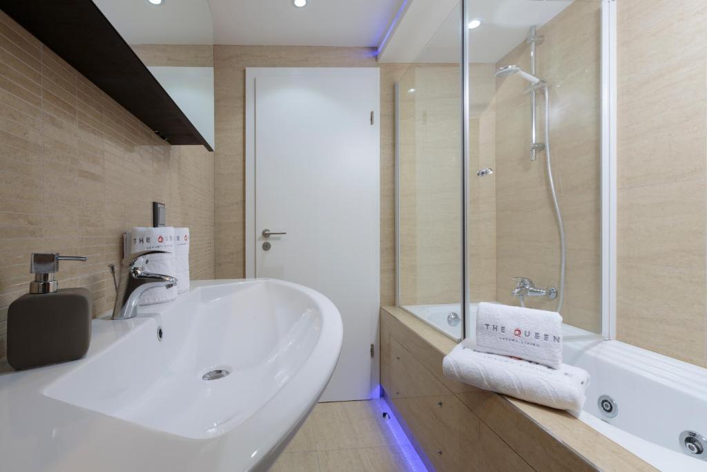 gemma 3.5 Two-Bedroom Apartment42