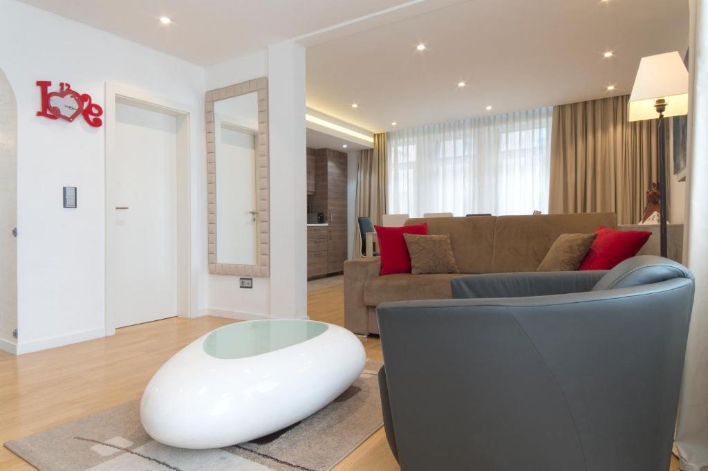 gemma 3.5 Two-Bedroom Apartment6