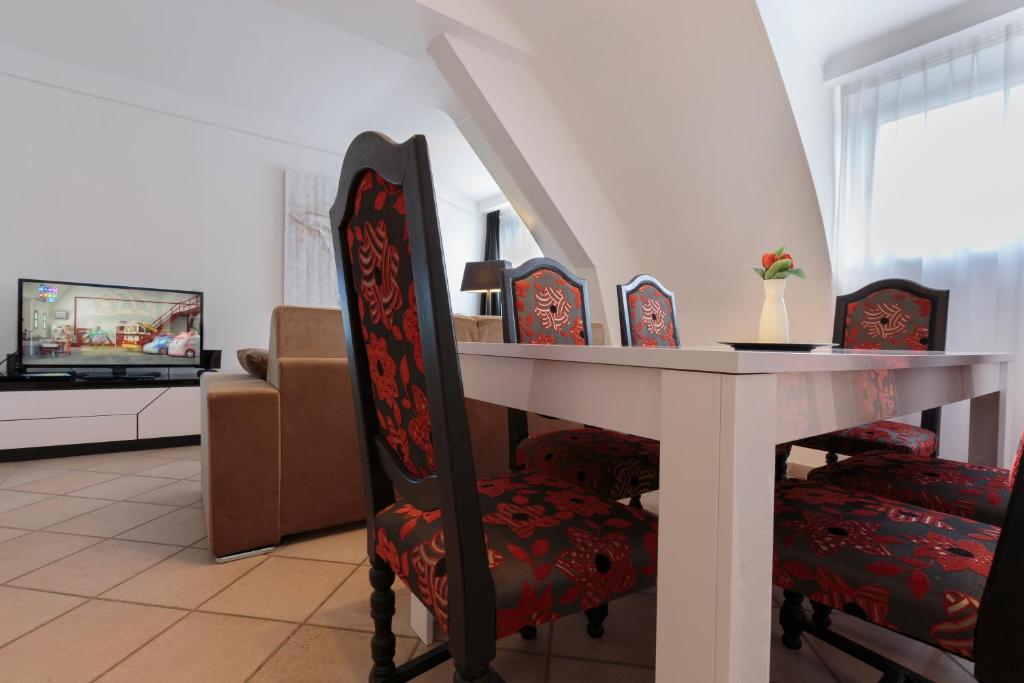 gemma 5 Apartment – Split Level1