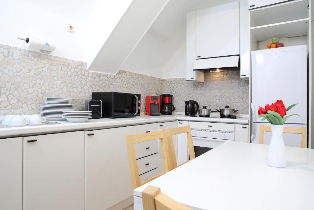 gemma 5 Apartment – Split Level7