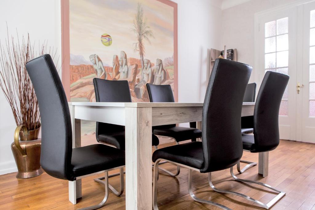 villa gemma 2 Executive Two-Bedroom Apartment6