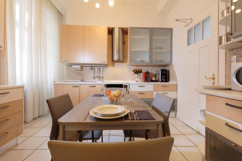 villa gemma 2 Executive Two-Bedroom Apartment9